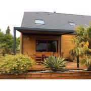 Pergola toile enroulable autoportée maison bois 4x4 gris anthracite