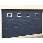 Porte de Garage Sectionnelle Avec Hublots Carrés Inox Manuelle Panneaux Finition Rainuré Gris 7016 RE100 Sur Mesure