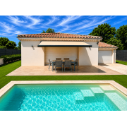 Store Banne Motorisé avec Piscine