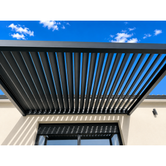Pergola bioclimatique lames perpendiculaires 4x3m