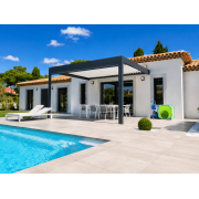 Pergola bioclimatique gris anthracite lames perpendiculaires blanches