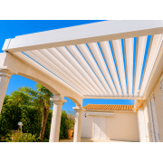 Pergola bioclimatique posé sur poutre avant