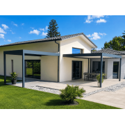 Pergola H4 Retractable (Droite) avec Pergola H3 Panneau Sandwich (Gauche)