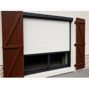 Volet roulant Somfy en alu brun ral 8019 tablier beige ral 1015 pose sous linteau