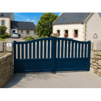 Portail Battant Aluminium chapeau de gendarme plein et ajouré horizontal Gwenaël