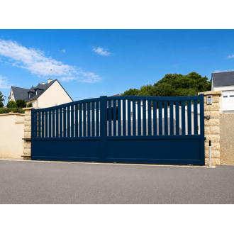 Portail Coulissant Aluminium chapeau de gendarme plein et ajouré horizontal Gwenaël