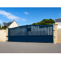 Portail Coulissant Aluminium Gwenaëlle Chapeau de Gendarme & 2/3 Ajouré Vertical Motorisé ou Manuel Sur Mesure