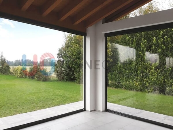 bache_motorisee_blanc_pour_pergola_biocl