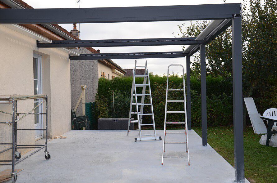 montage-pergola-bioclimatique-lames-para